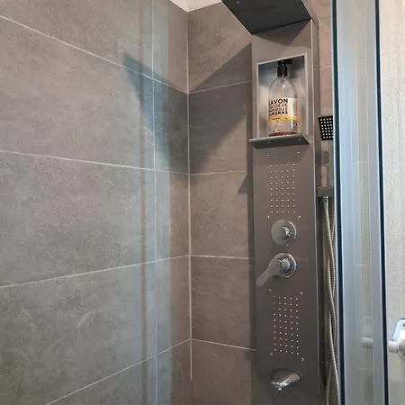 Сasa de vacaciones Club T2 Complètement Rénové à Mar Vivo, Plages à Pieds, Piscine La Seyne-sur-Mer